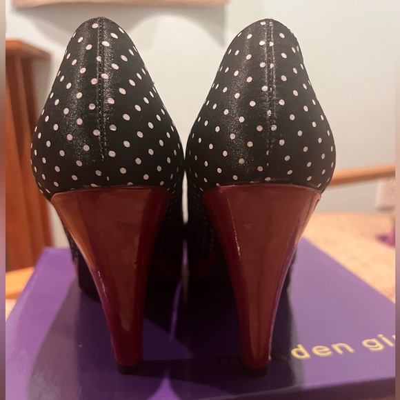 Madden Girl black polka dot pumps with maroon contrast heels. Size 10. - Picture 3 of 6